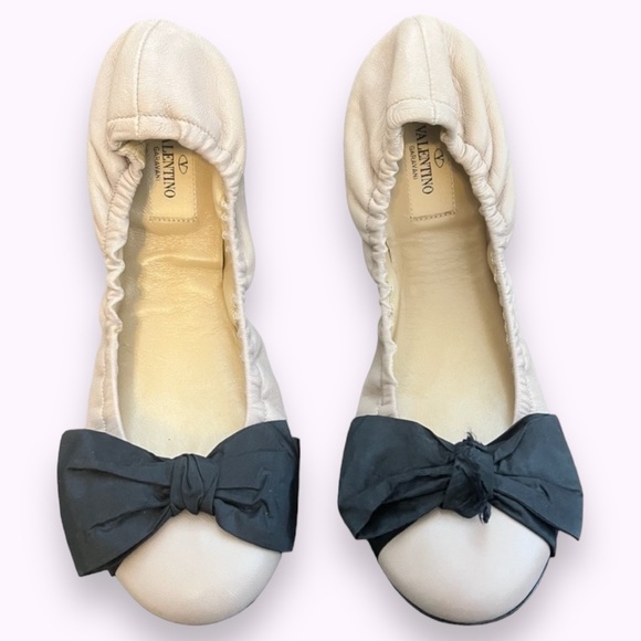 Valentino Garavani Ballerina Flats - Picture 2 of 11